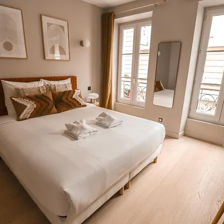 Stylish Close To The Eiffel Tower Apartment