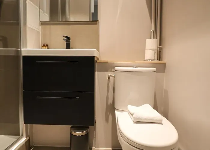 Apartment Stylish Close To The Eiffel Tower