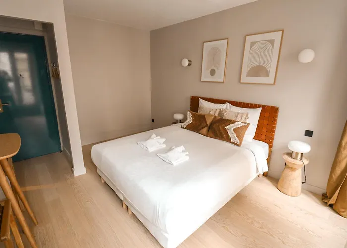 Apartment Stylish Close To The Eiffel Tower